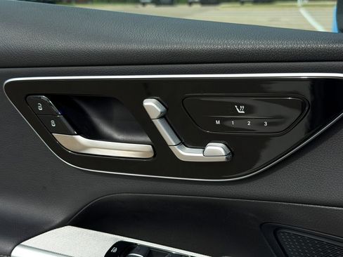 Used 2025 Mercedes-Benz GLC 300 image 24