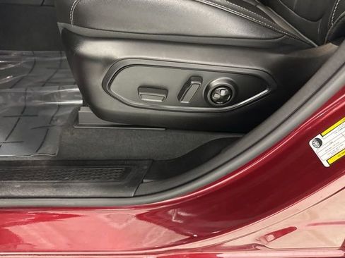 Used 2024 Jeep Grand Cherokee Limited w/ Trailer Tow Package image 17