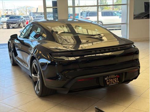 Used 2023 Porsche Taycan image 7