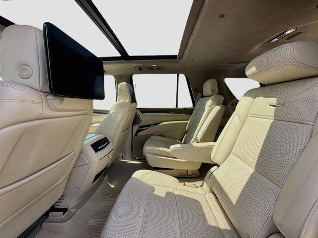 Certified 2025 Cadillac Escalade Sport Platinum w/ LPO, ONYX Package AWD/4WD image 24