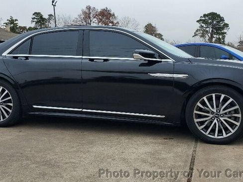 Used 2018 Lincoln Continental Select w/ Continental Climate Package image 11