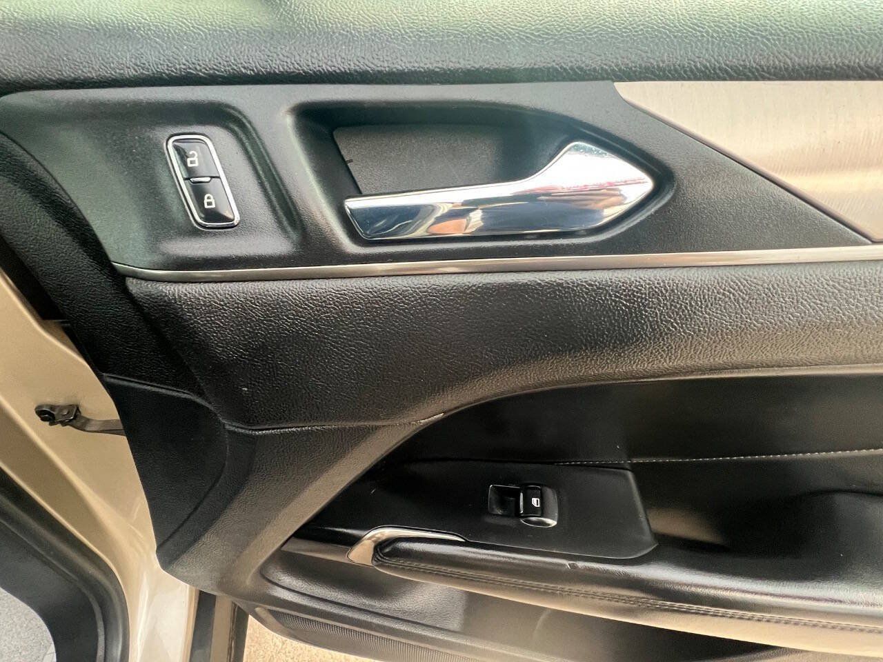 Used 2015 Lincoln MKC AWD image 13