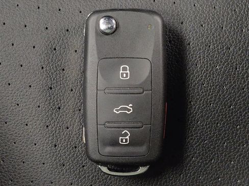 Used 2017 Volkswagen Jetta SE FWD image 32