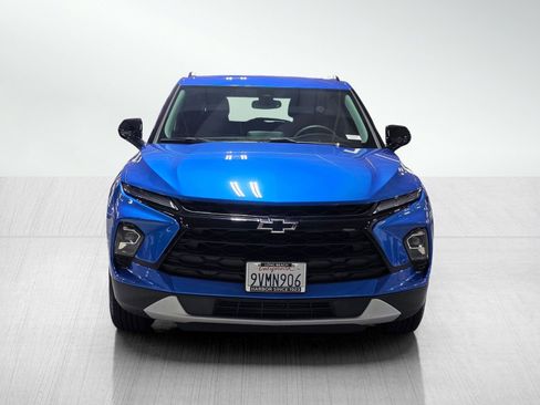 Used 2025 Chevrolet Blazer LT w/ Convenience Package FWD image 2
