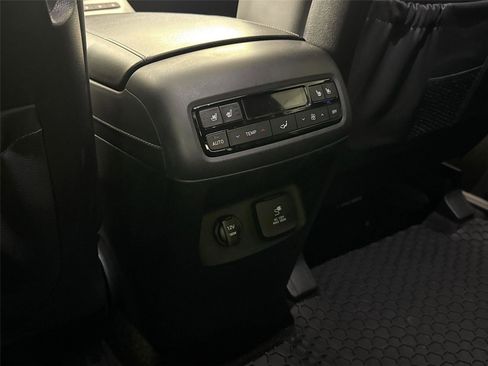 Used 2024 Hyundai Palisade Calligraphy FWD image 36