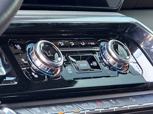 Used 2024 GMC Sierra 2500 Denali Ultimate AWD/4WD image 15