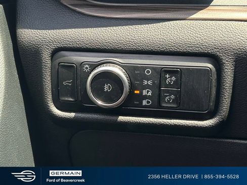 Used 2024 Ford Explorer Limited AWD/4WD image 25