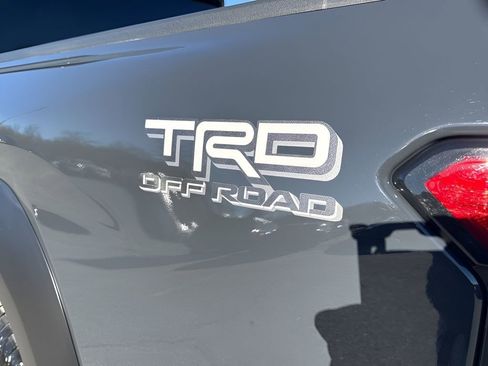 Used 2025 Toyota Tacoma TRD Off-Road image 31