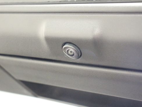 Used 2023 Ford F150 Lightning XLT image 13