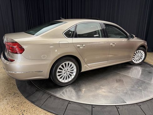 Used 2016 Volkswagen Passat 1.8T SE w/ Lighting Package (P06) FWD image 9