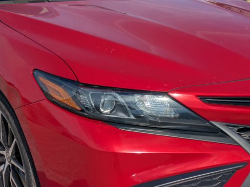 Used 2023 Toyota Camry SE FWD image 9