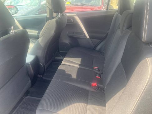 Used 2013 Toyota RAV4 XLE AWD/4WD image 9