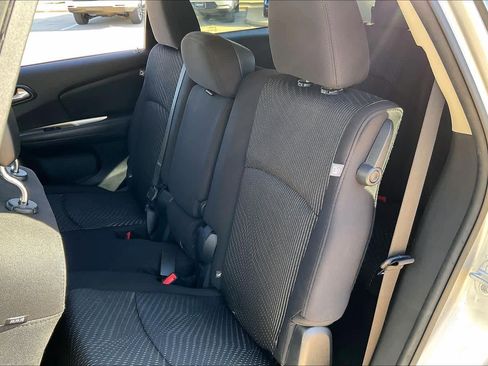 Used 2014 Dodge Journey SXT w/ Flexible Seating Group image 19