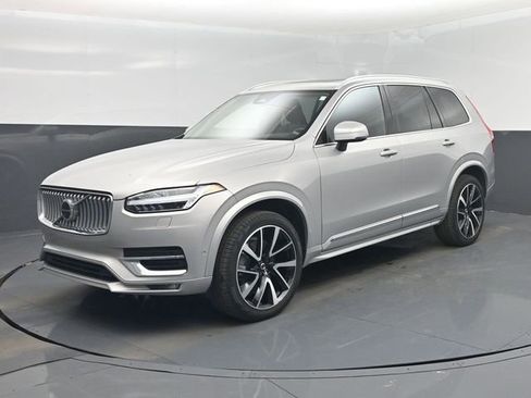Used 2023 Volvo XC90 B6 Plus w/ Protection Package image 9