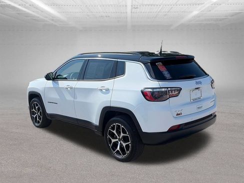 Used 2025 Jeep Compass Limited AWD/4WD image 4