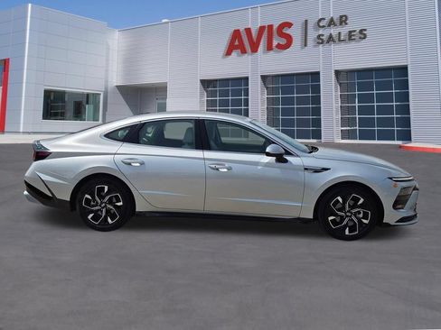 Used 2025 Hyundai Sonata SEL FWD image 5