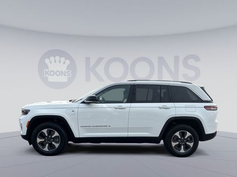 Used 2023 Jeep Grand Cherokee 4WD 4xe image 2