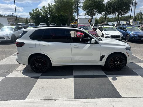 Used 2026 BMW X5 xDrive40i w/ M Sport Package AWD/4WD image 3
