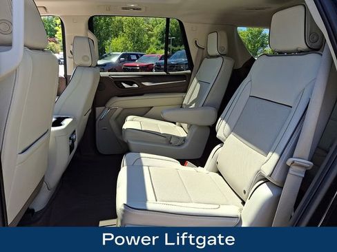 Used 2022 GMC Yukon Denali AWD/4WD image 17