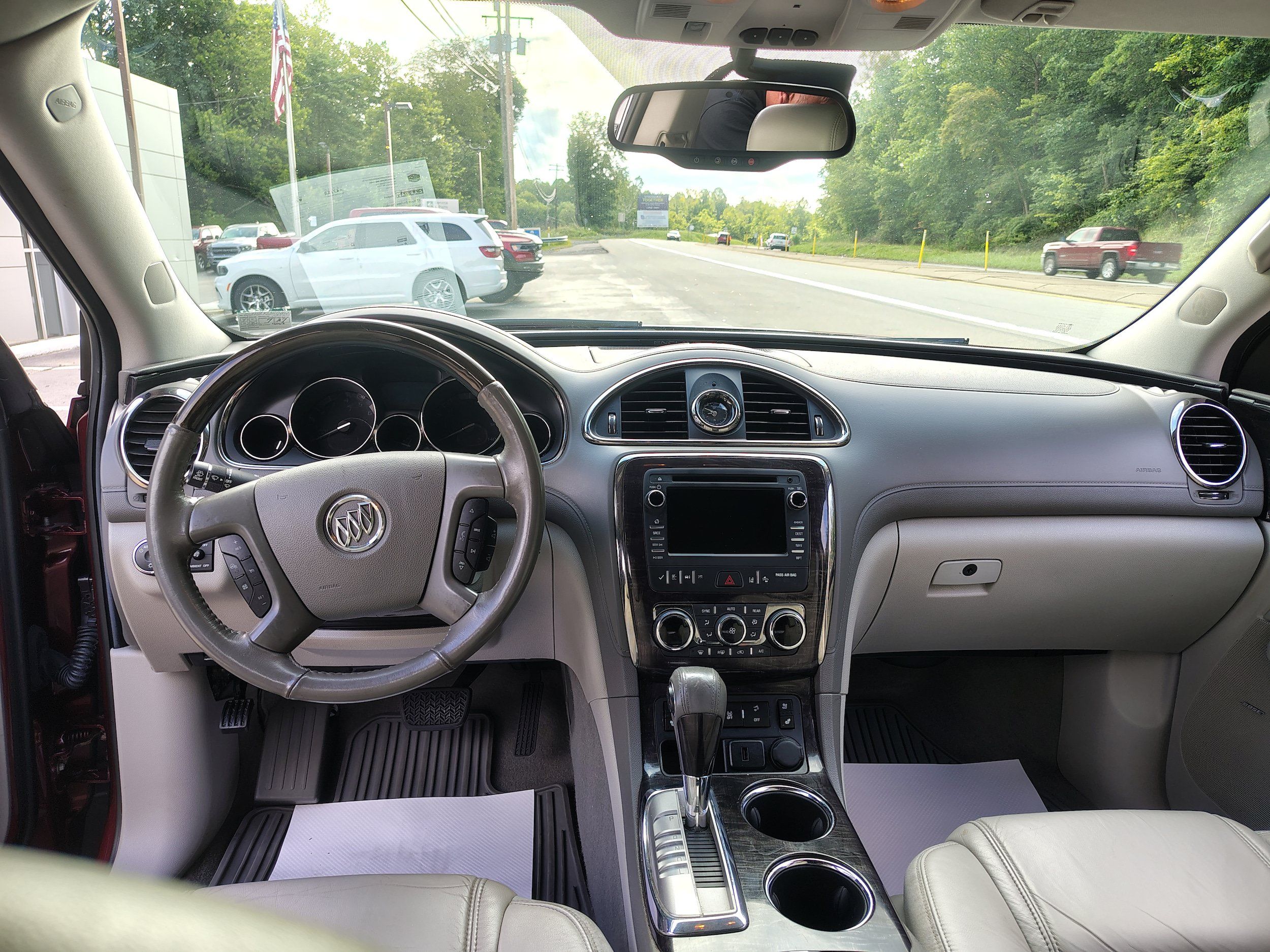 Used 2017 Buick Enclave Premium AWD/4WD image 29