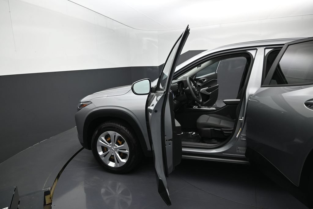 Certified 2024 Chevrolet Trax LS FWD image 13