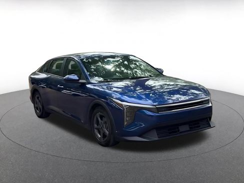 Used 2025 Kia K4 FWD image 3