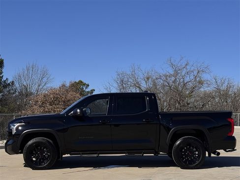 Used 2025 Toyota Tundra SR5 image 3