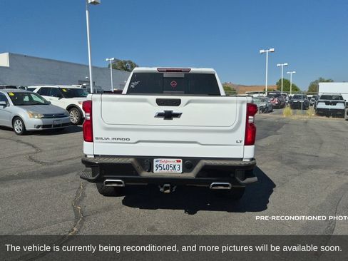 Used 2022 Chevrolet Silverado 1500 LT Trail Boss w/ Convenience Package II AWD/4WD image 7