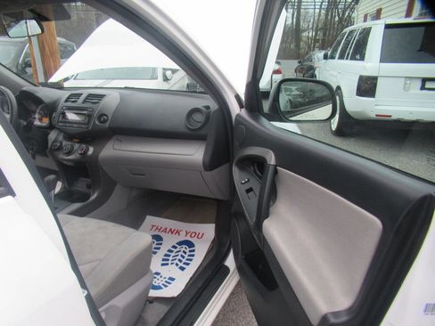 Used 2012 Toyota RAV4 4WD image 23