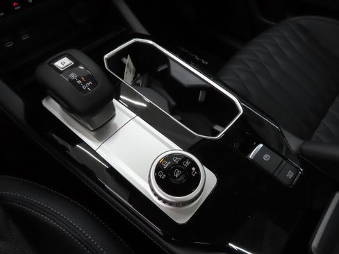 New 2026 Mitsubishi Outlander SEL image 14