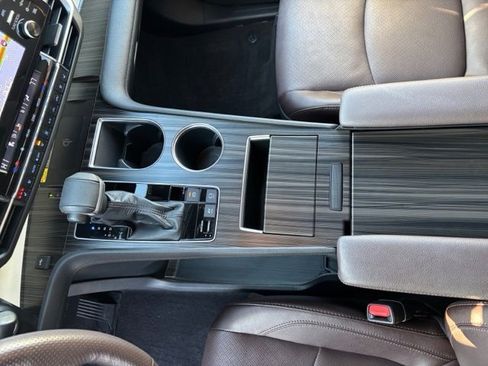 Used 2021 Toyota Sienna Platinum image 21