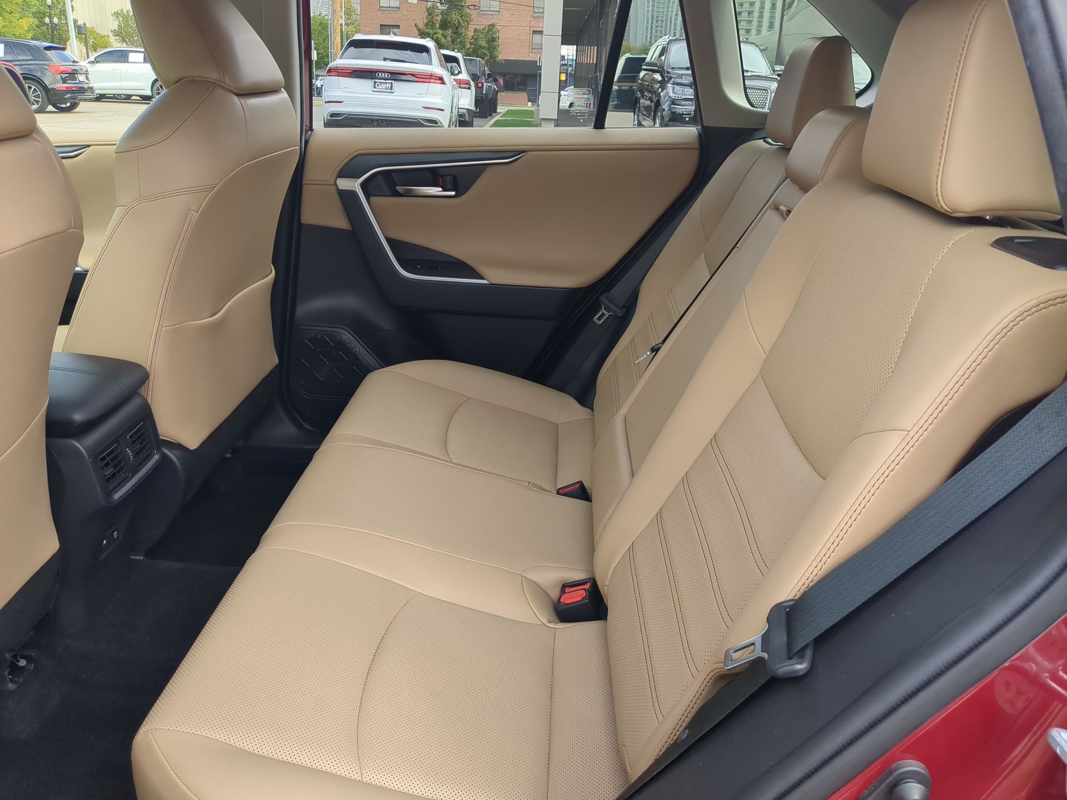 Used 2021 Toyota RAV4 Limited AWD/4WD image 30