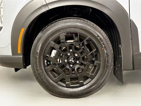 New 2026 Mitsubishi Outlander SE AWD/4WD image 28