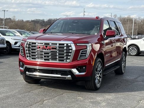 Used 2025 GMC Yukon Denali w/ LPO, Floor Liner Package image 15