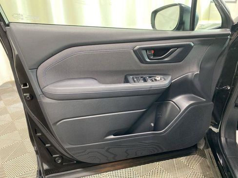 Used 2025 Subaru Forester Premium AWD/4WD image 22