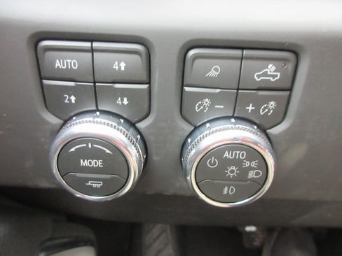 New 2026 GMC Sierra 1500 Denali w/ Denali Reserve Package image 16