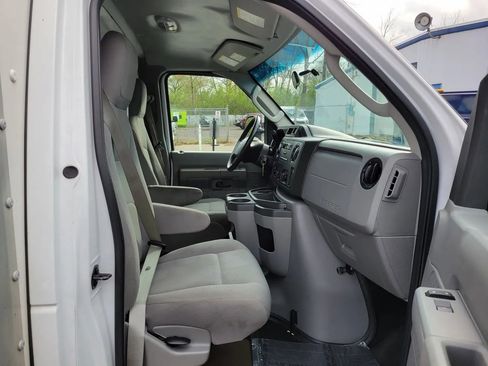 Used 2017 Ford E-450 and Econoline 450 Super Duty w/ Power Windows & Locks Group image 2