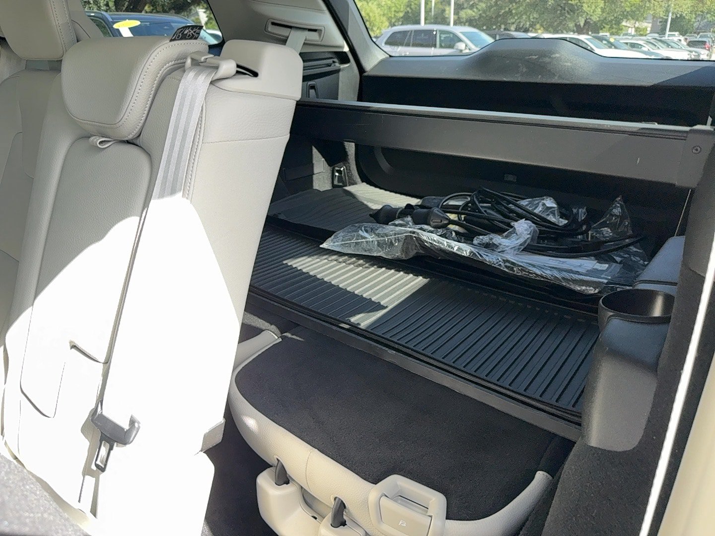 Certified 2024 Volvo XC90 T8 Plus w/ Protection Package Premier AWD/4WD image 14