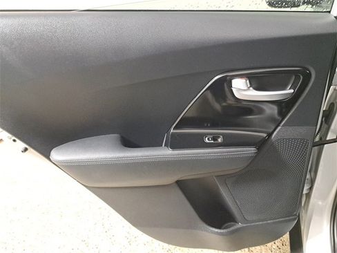 Used 2017 Kia Niro Touring w/ Advanced Technology Package image 14