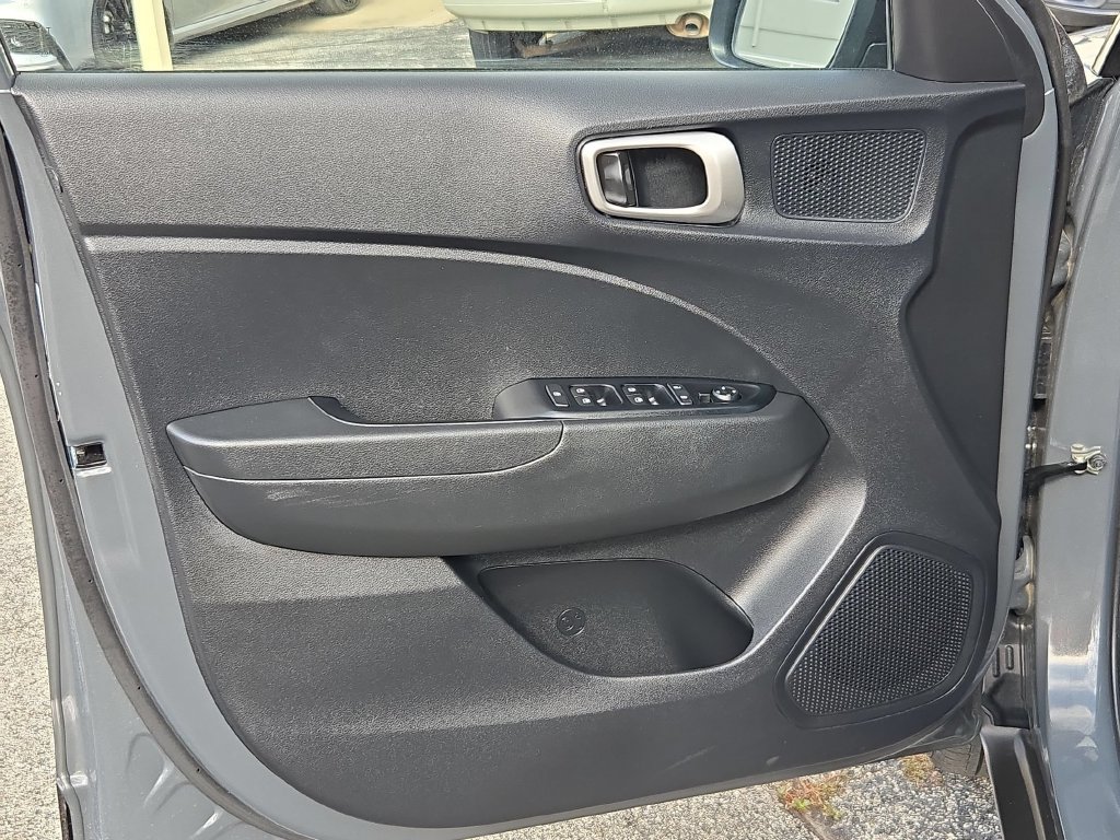 Used 2026 Hyundai Venue SEL FWD image 11