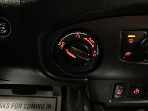 Used 2023 Nissan Frontier SV w/ SV Premium Package image 26