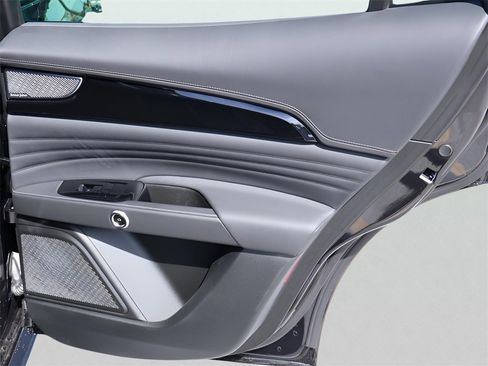 New 2025 Maserati Grecale Modena image 16