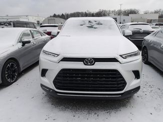 Used 2024 Toyota Grand Highlander video 1