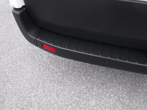 Used 2023 Ford Transit 350 XLT image 5