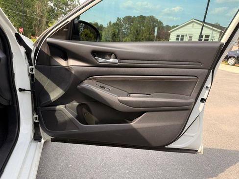 Used 2019 Nissan Altima 2.5 SR w/ SR Premium Package FWD image 23