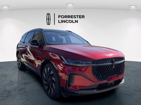 New 2026 Lincoln Nautilus Reserve w/ Jet Appearance Package AWD/4WD image 1