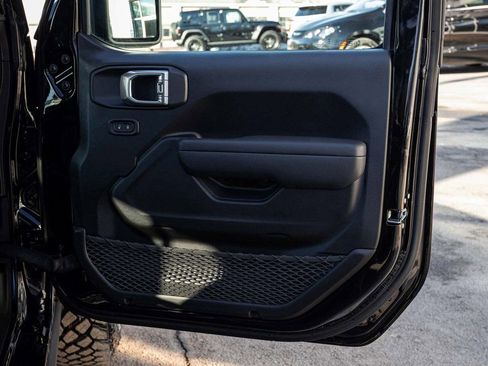 New 2026 Jeep Gladiator Sport AWD/4WD image 8