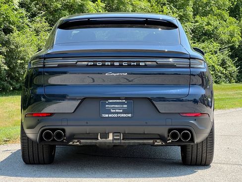 Certified 2024 Porsche Cayenne Coupe AWD/4WD image 8