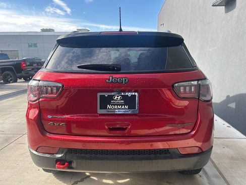 Used 2025 Jeep Compass Trailhawk image 5