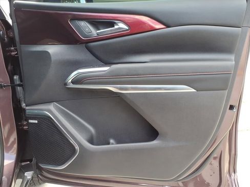 Used 2024 Chevrolet Traverse RS w/ LPO, Floor Liner Package FWD image 11
